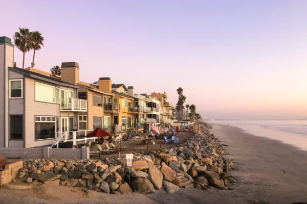 Women Near Oceanside Following Personalized Mental Health Care Paths With Therapy and Clinical Support